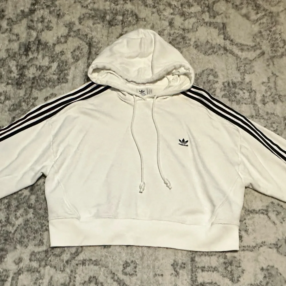 Adidas woman’s white cropped hoodie. Size M. - Picture 2 of 7